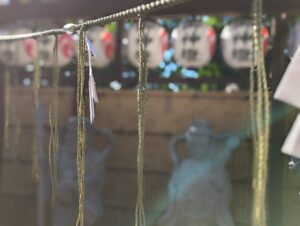 御札・霊符の正しい身につけ方や持ち方、置き方を解説！